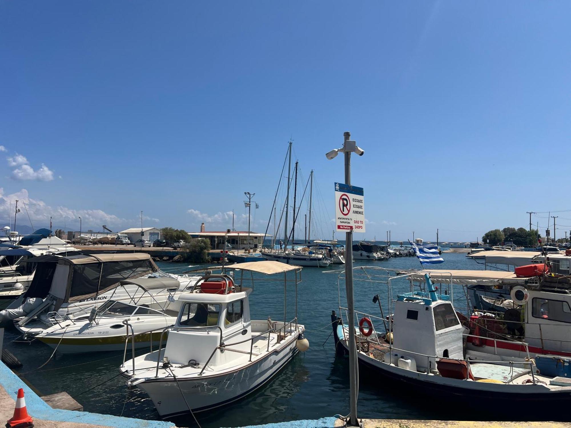 Blue Vision Apartment Nea Makri Exterior photo